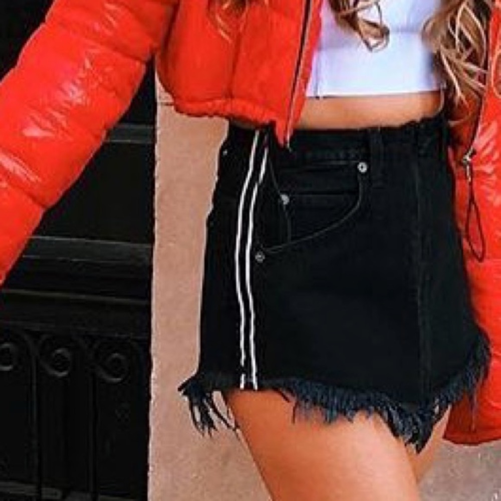 NWOT LF highrise black ripped shorts.